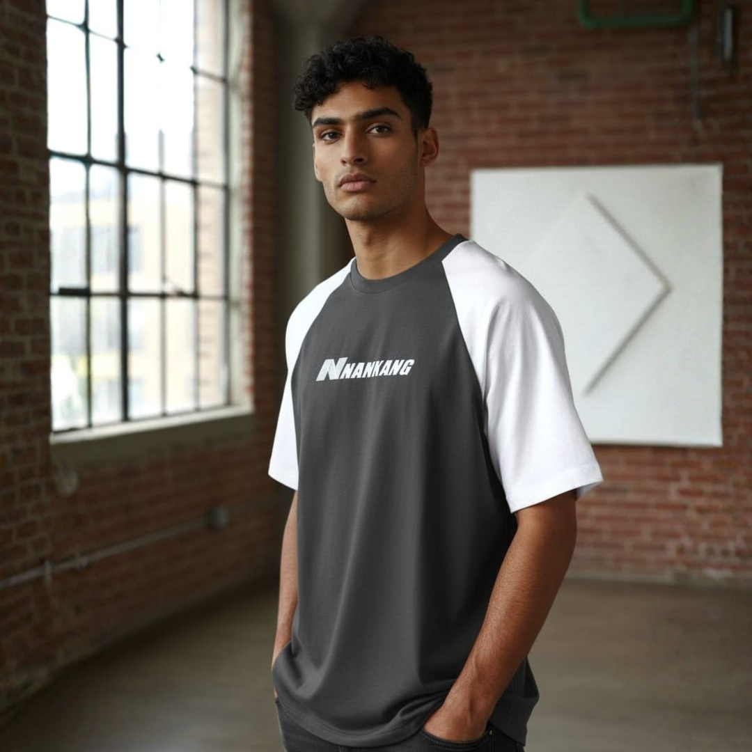Oversized T-Shirt in grey with white raglan sleeves and a white chest print