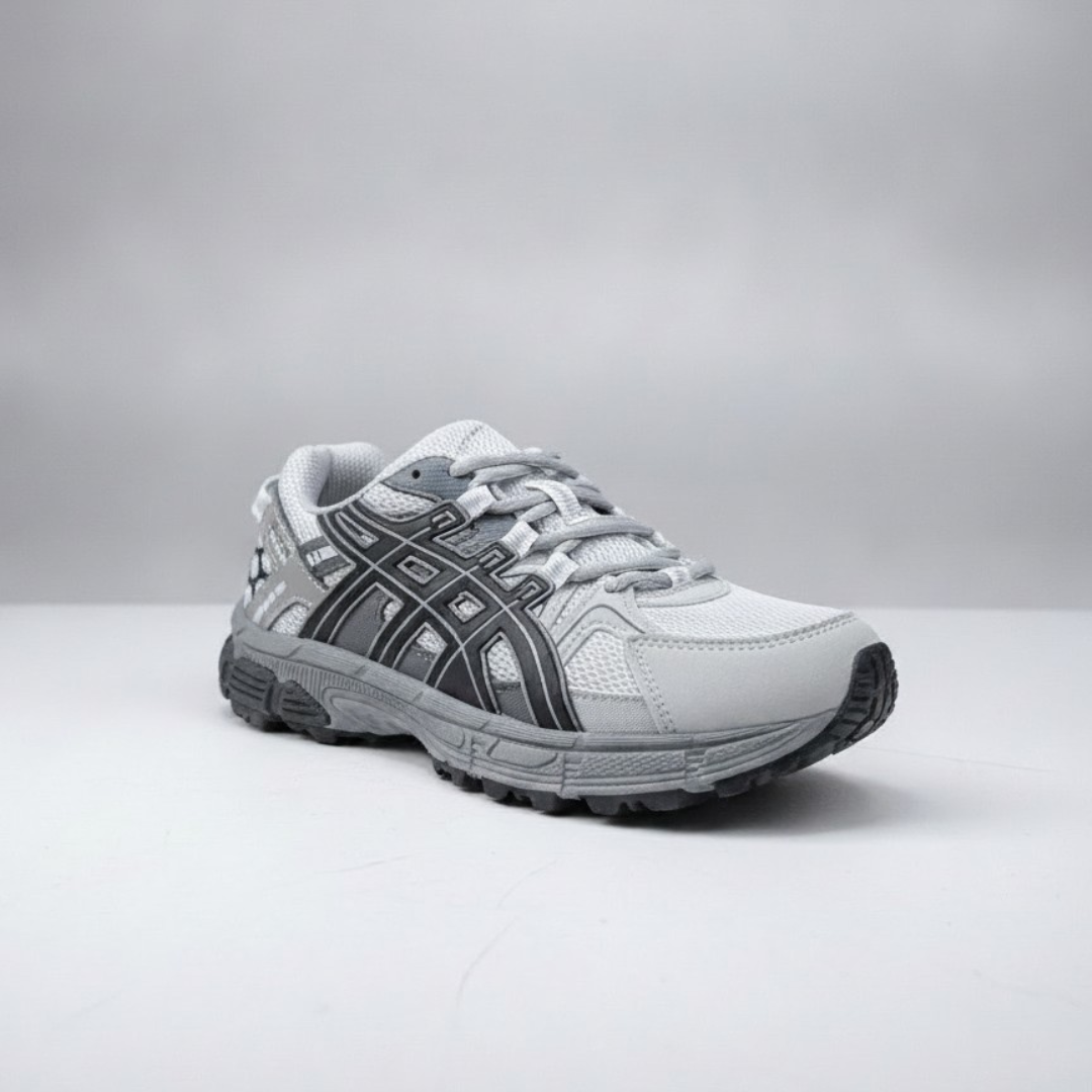 Men shoes in light grey with dark side lines and a grey sole